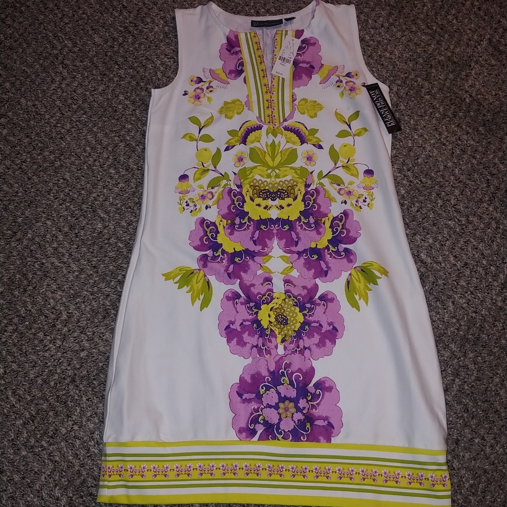 BNWT- NEW YORK AND COMPANY SLEEVELESS FLORAL DRESS